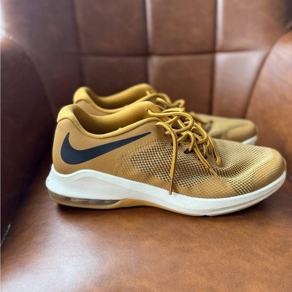 NIKE training. mens 12 great condition